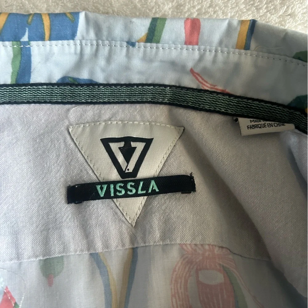 Button up - Picture 3 of 3